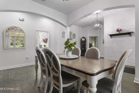 Dining - 20175 Hill Top Rd, Saucier, MS 39574 photo 2 of 4