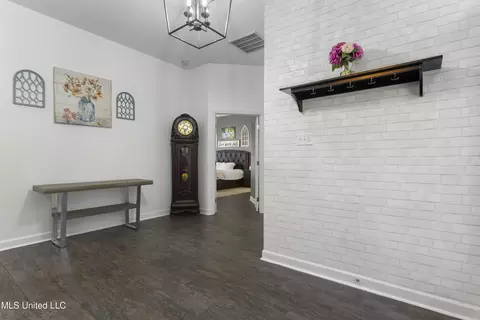 Entry Way - 20175 Hill Top Rd, Saucier, MS 39574 photo 3 of 4
