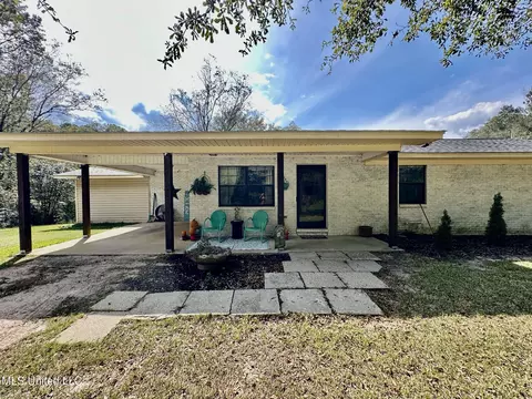 Exterior - 117 Holifield Rd, Laurel, MS 39443 photo 3 of 21