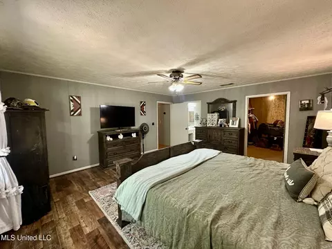 Bedroom - 117 Holifield Rd, Laurel, MS 39443 photo 1 of 4