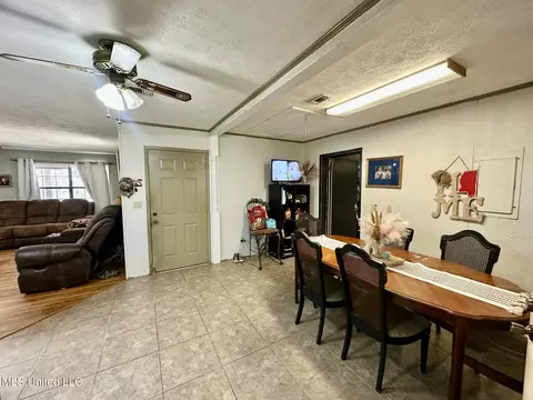 Dining - 117 Holifield Rd, Laurel, MS 39443 photo 3 of 3