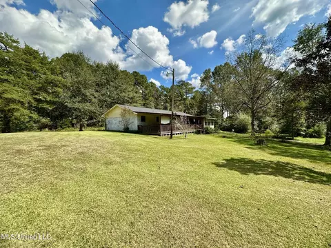Exterior - 117 Holifield Rd, Laurel, MS 39443 photo 14 of 21