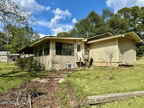 Exterior - 117 Holifield Rd, Laurel, MS 39443 photo 8 of 21