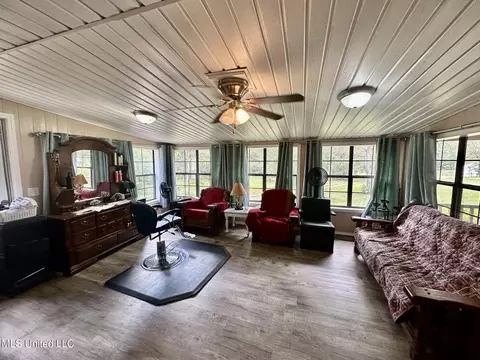 Exterior - 117 Holifield Rd, Laurel, MS 39443 photo 20 of 21