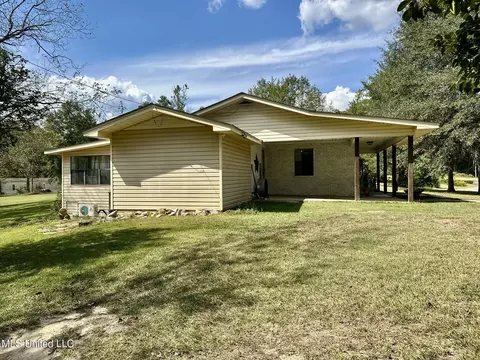 Exterior - 117 Holifield Rd, Laurel, MS 39443 photo 6 of 21