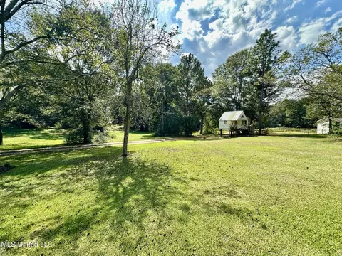 Exterior - 117 Holifield Rd, Laurel, MS 39443 photo 11 of 21