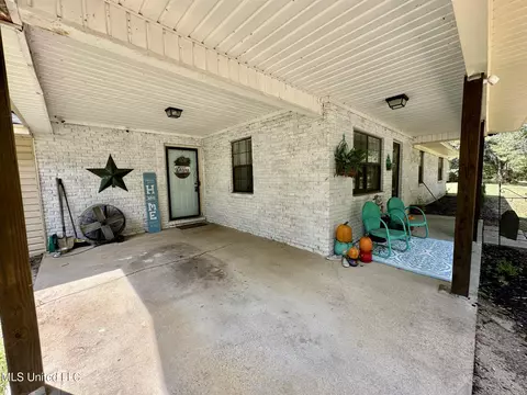 Exterior - 117 Holifield Rd, Laurel, MS 39443 photo 4 of 21