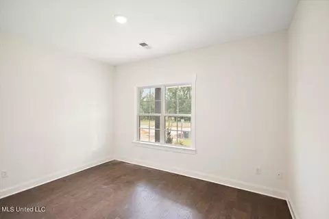 Bedroom - 784 Wells Dr, Hernando, MS 38632 photo 3 of 5