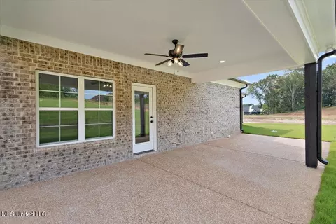 Exterior - 784 Wells Dr, Hernando, MS 38632 photo 4 of 5
