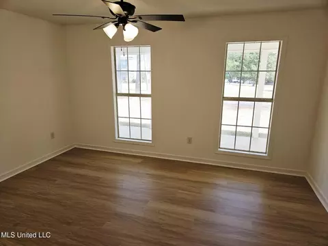 Living - 109 Stanton Hall Dr, Florence, MS 39073 photo 5 of 5