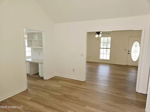 Living - 109 Stanton Hall Dr, Florence, MS 39073 photo 3 of 5