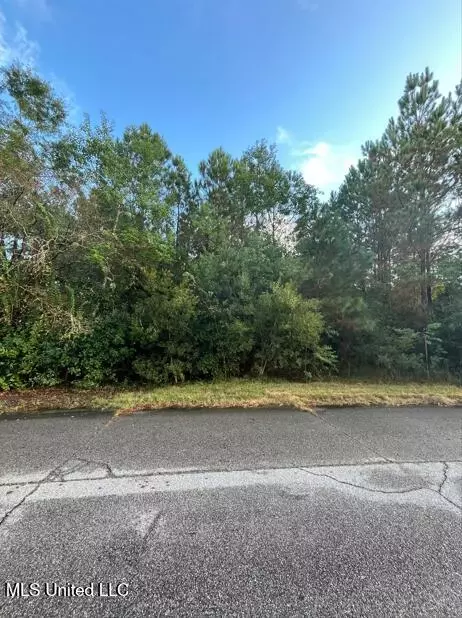 6704 Martinque Dr, Biloxi, MS 39532
