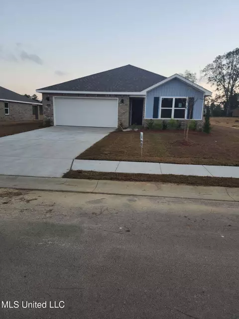 17501 E Sycamore St, Gulfport, MS 39503