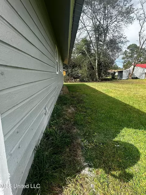 624 Cleveland Street St, Forest, MS 39074 photo 4