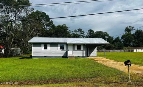 624 Cleveland Street St, Forest, MS 39074