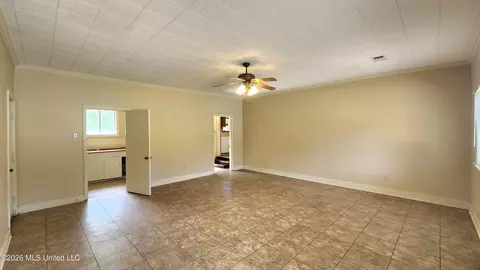 Living - 19 Shadow Ln, Natchez, MS 39120 photo 3 of 3