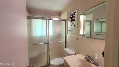 Bath - 19 Shadow Ln, Natchez, MS 39120 photo 1 of 2