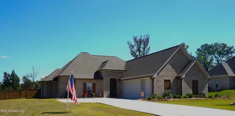 131 Richburg Ct, Pearl, MS 39208
