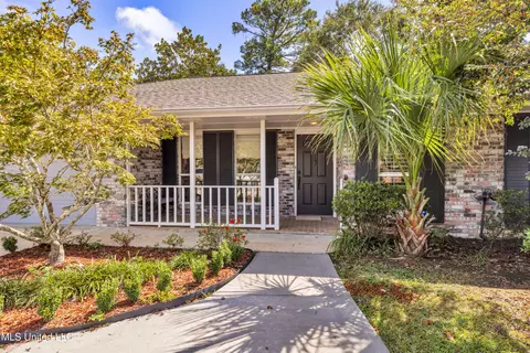 87136 Golf Club Dr, Diamondhead, MS 39525