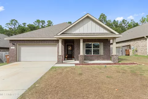 5331 Overland Dr, Biloxi, MS 39532
