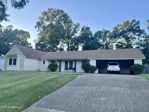 131 N Temple Rd, Natchez, MS 39120