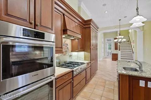 Kitchen - 101 Bristol Ct, Madison, MS 39110 photo 2 of 5