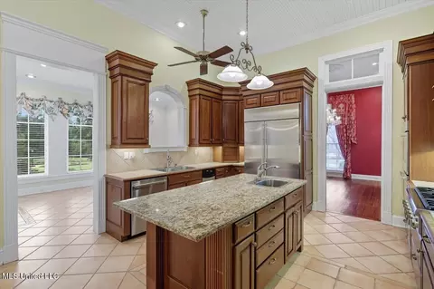 Kitchen - 101 Bristol Ct, Madison, MS 39110 photo 5 of 5