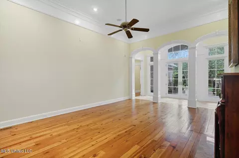 Living - 101 Bristol Ct, Madison, MS 39110 photo 1 of 3