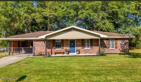 701 Simmons St, Picayune, MS 39466
