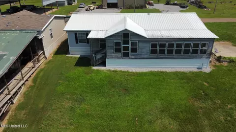 207 Sea Island Dr, Vicksburg, MS 39183