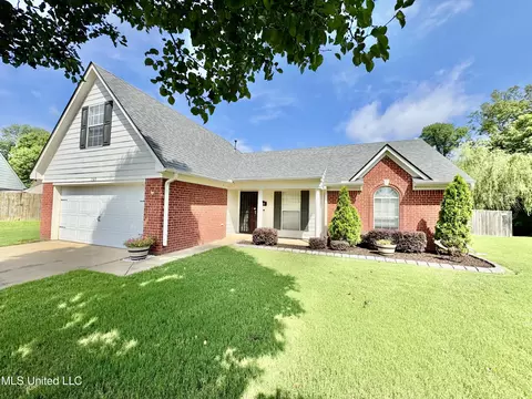 1560 W Madison Cv, Southaven, MS 38671