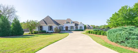 101 Chartres Dr, Madison, MS 39110