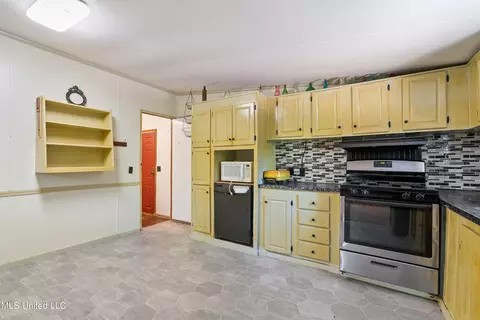 Kitchen - 62 Carlisle Rd, Sarah, MS 38665 photo 1 of 3