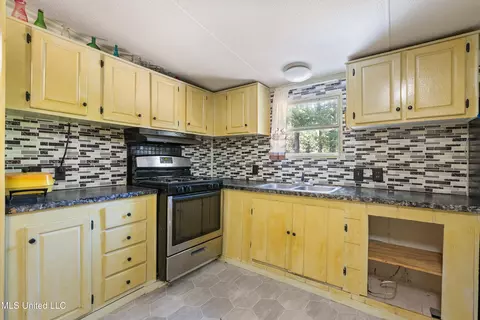 Kitchen - 62 Carlisle Rd, Sarah, MS 38665 photo 3 of 3