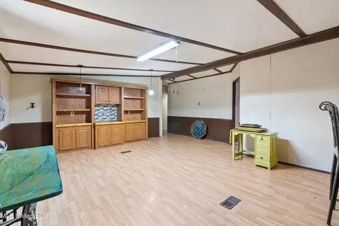 Living - 62 Carlisle Rd, Sarah, MS 38665 photo 1 of 3