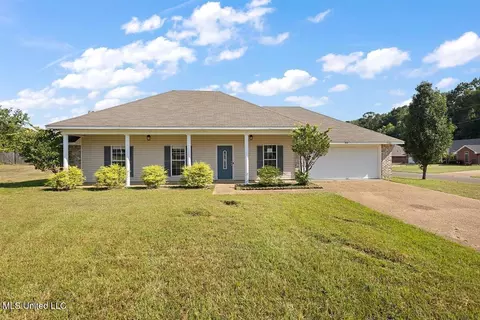 600 Madeline Cv, Florence, MS 39073