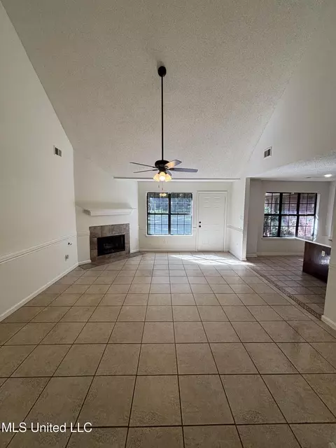 7465 Broken Hickory Dr, Walls, MS 38680 photo 9