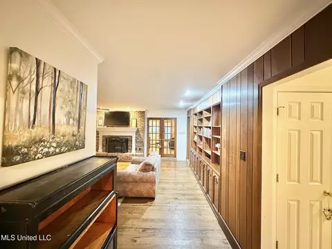 Entry Way - 6001 Wooded Acres Rd, Vancleave, MS 39565 photo 1 of 1