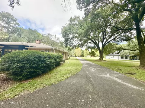 Exterior - 6001 Wooded Acres Rd, Vancleave, MS 39565 photo 5 of 8