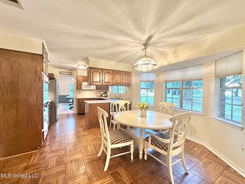 Dining - 6001 Wooded Acres Rd, Vancleave, MS 39565 photo 4 of 4