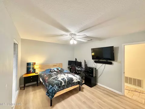 Bedroom - 6001 Wooded Acres Rd, Vancleave, MS 39565 photo 2 of 5