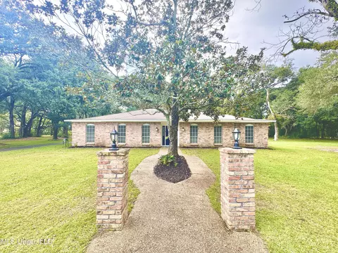 6001 Wooded Acres Rd, Vancleave, MS 39565