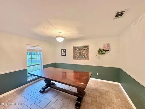 Dining - 6001 Wooded Acres Rd, Vancleave, MS 39565 photo 1 of 4