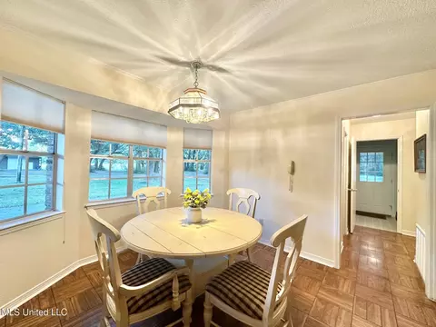 Dining - 6001 Wooded Acres Rd, Vancleave, MS 39565 photo 2 of 4