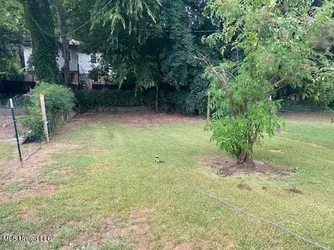 Exterior - 704 Maple St, Natchez, MS 39120 photo 4 of 4