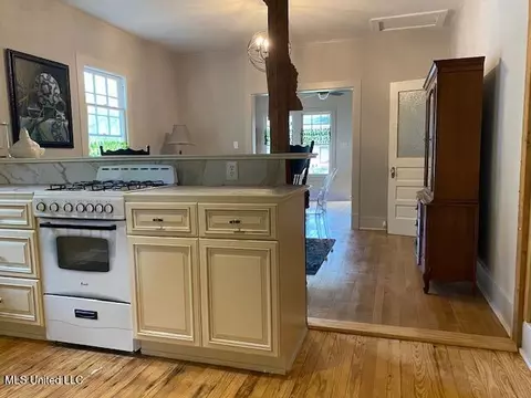 Kitchen - 704 Maple St, Natchez, MS 39120 photo 2 of 4