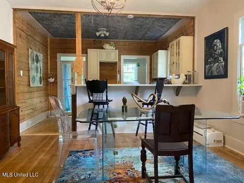 Dining - 704 Maple St, Natchez, MS 39120 photo 1 of 1