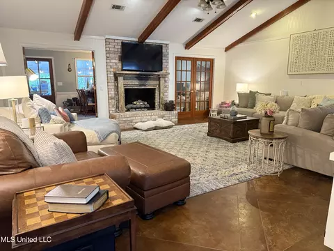 Living - 163 Deer Run, Magee, MS 39111 photo 2 of 7