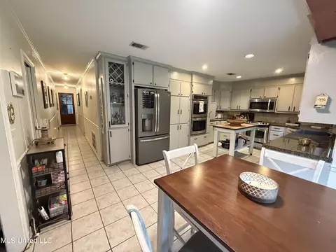 Kitchen - 163 Deer Run, Magee, MS 39111 photo 2 of 3