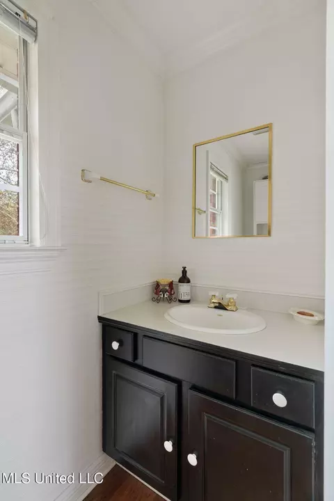 Bath - 1227 SE Lambert Ln, Brookhaven, MS 39601 photo 3 of 5